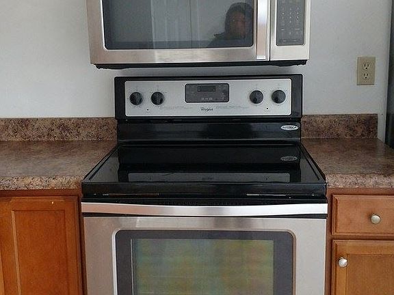 4th image of 956 Academy Heights Dr