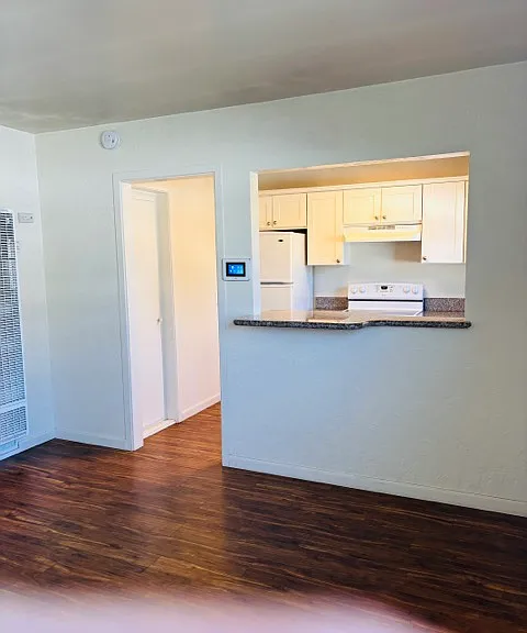 412 S Myers St — Photo 7