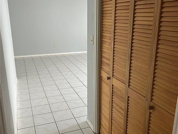 5th image of 1913 Summer Breeze Rd