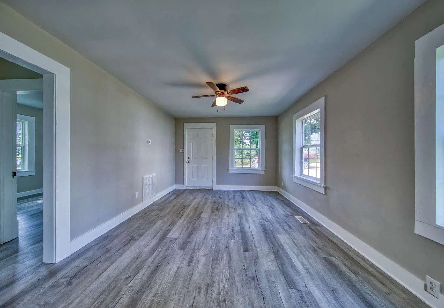 2 bed, 1.0 bath, 700 sqft, $1,500 — Photo 3