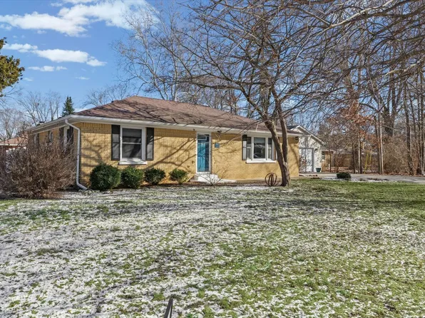 11 Normandy Pl, Champaign, IL 61821