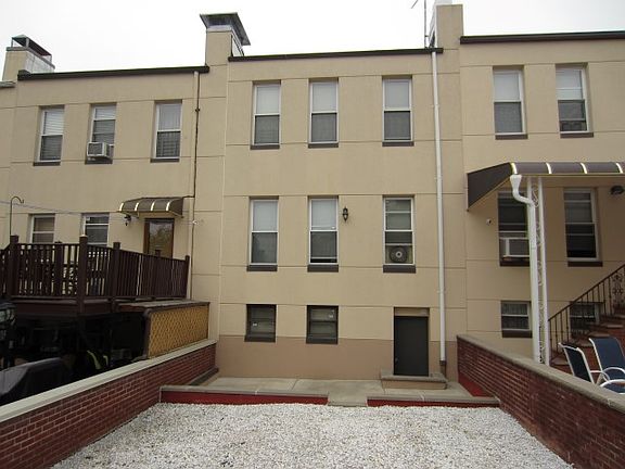 4th image of 6208 Eliot Ave