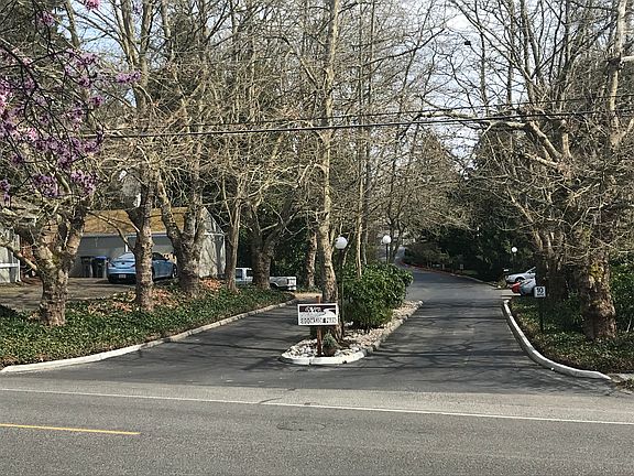 Entrance to Brookside Park
