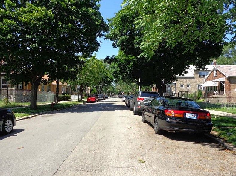 2nd image of 7233 S Artesian Ave