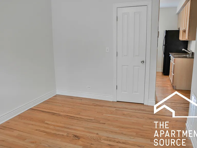 1210 W Waveland Ave #1 — Photo 4