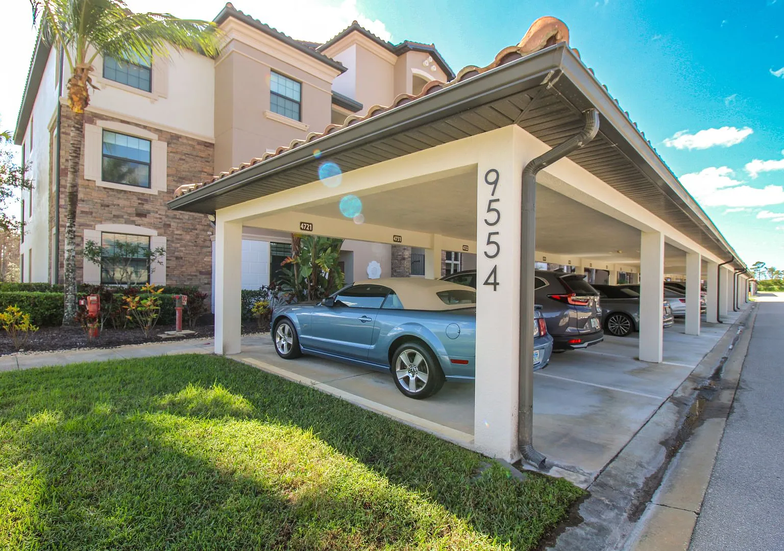 ** Treviso Bay Unit Available ** Social Membership To Treviso Bay ** — Photo 3