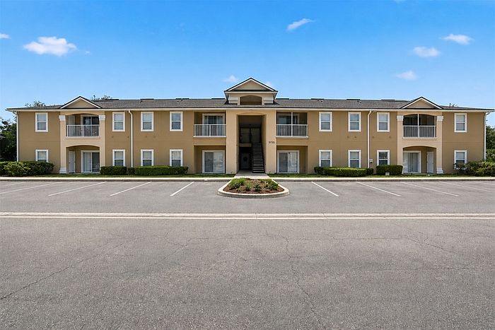 1st image of 5150 Playpen Dr Unit 4