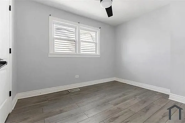 245 W 43rd St — Photo 14