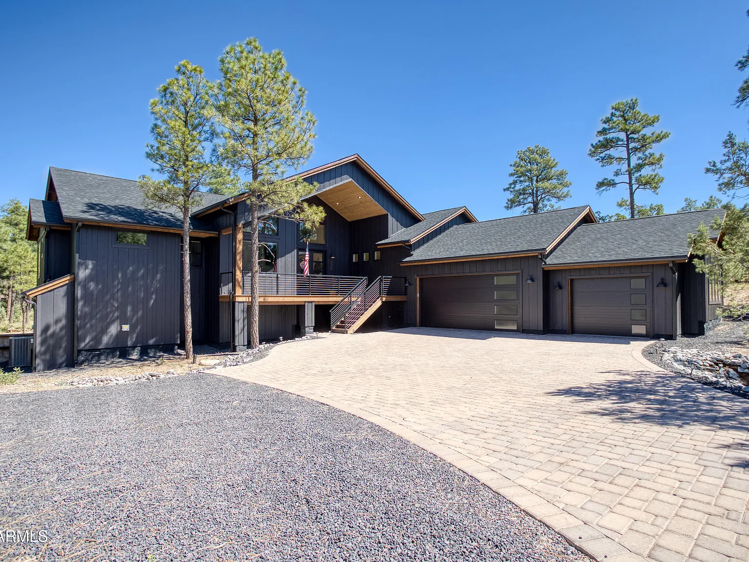 4 bed, 3.5 bath, 2761 sqft, $6,000 — Photo 2