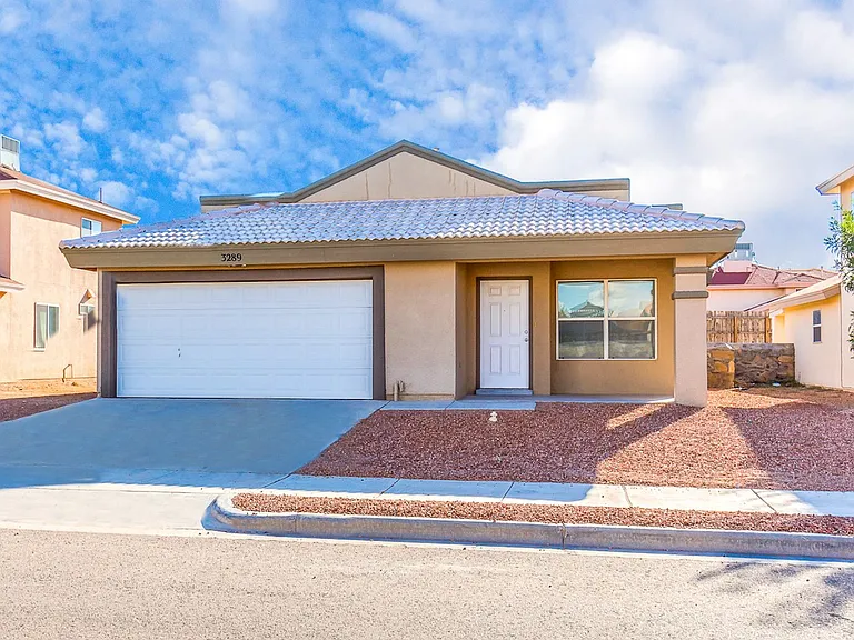 3289 Emerald Point Dr — Photo 3