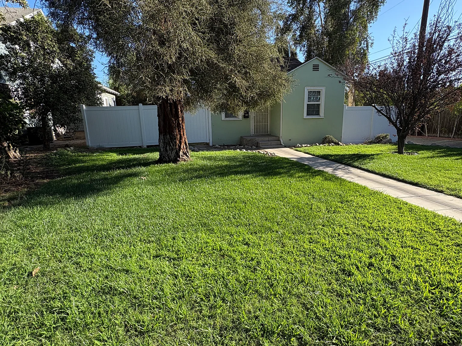 810 Campus Ave — Photo 1