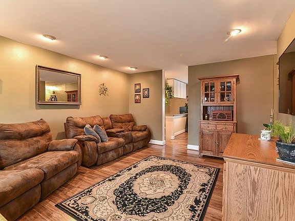 2nd image of 6971 Moccasin St