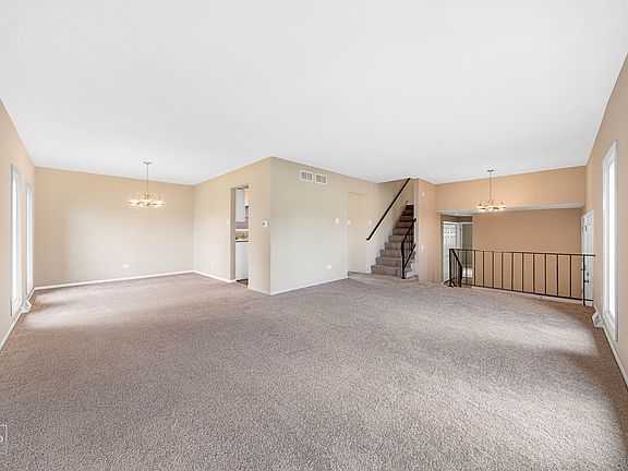 4th image of 17131 Paxton Ave