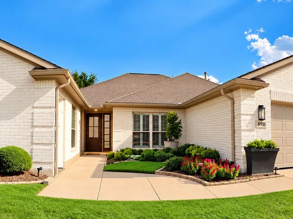 8901 Crestview Dr, Denton, TX 76207