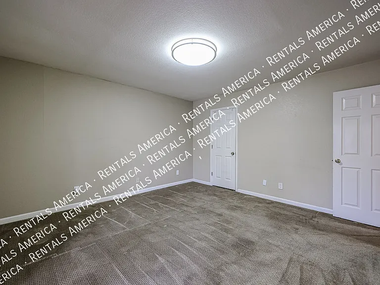 1621 E Vaughn St — Photo 35