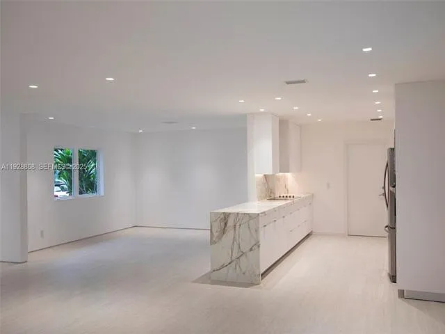 145 S Prospect Dr — Photo 19