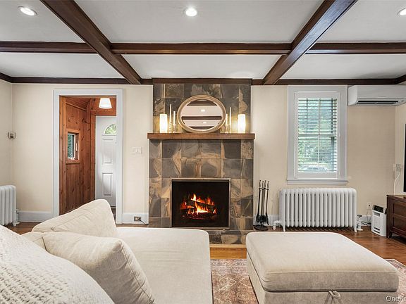 5th image of 683 Forest Avenue