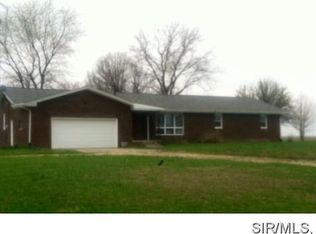 1854 Persimmon Ave, Mulberry Grove, IL 62262