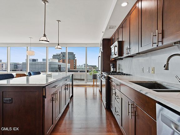 4th image of 1 Broad St Unit 14G