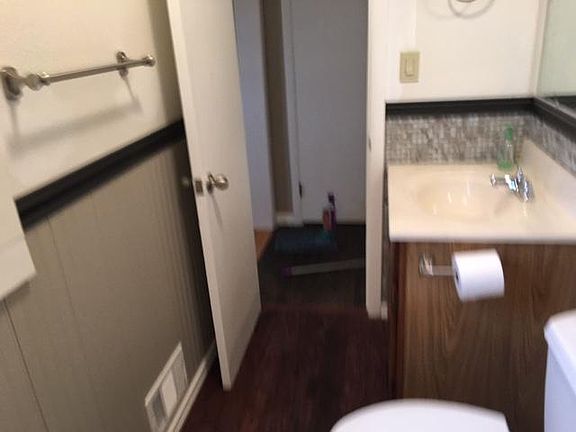 4th image of 1302 Kilbourn Ave