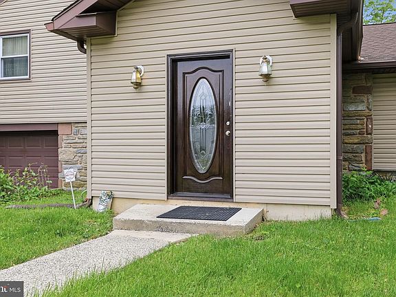 3rd image of 1111 Harriett Rd