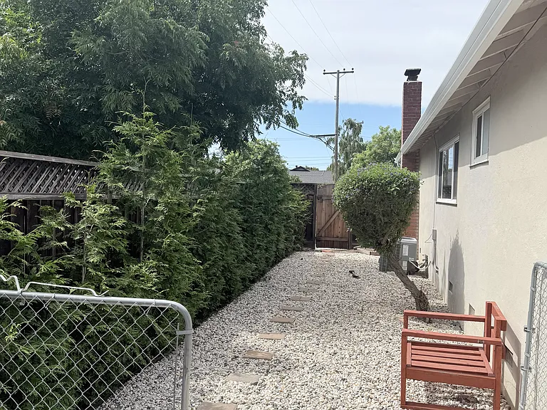 1532 Santa Monica Ave — Photo 20