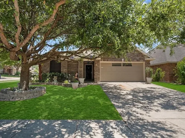 10032 Chrysalis Dr, Fort Worth, TX 76131