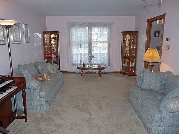 2nd image of 5511 Oakwood Dr