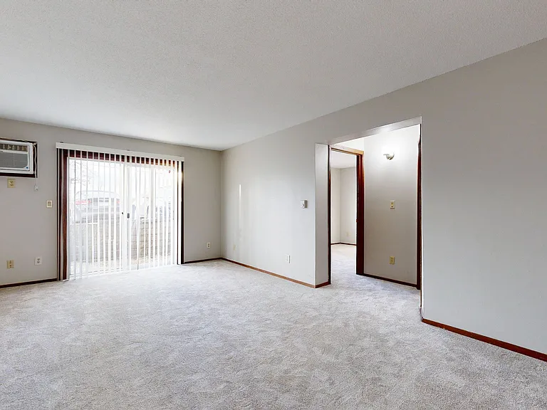 Riverside Apartment — Photo 7