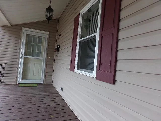 318 Hasty St — Photo 2