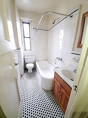 4th image of 85 Clarkson Ave #6S