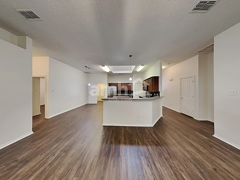 6024 Silkcrest Trl — Photo 6