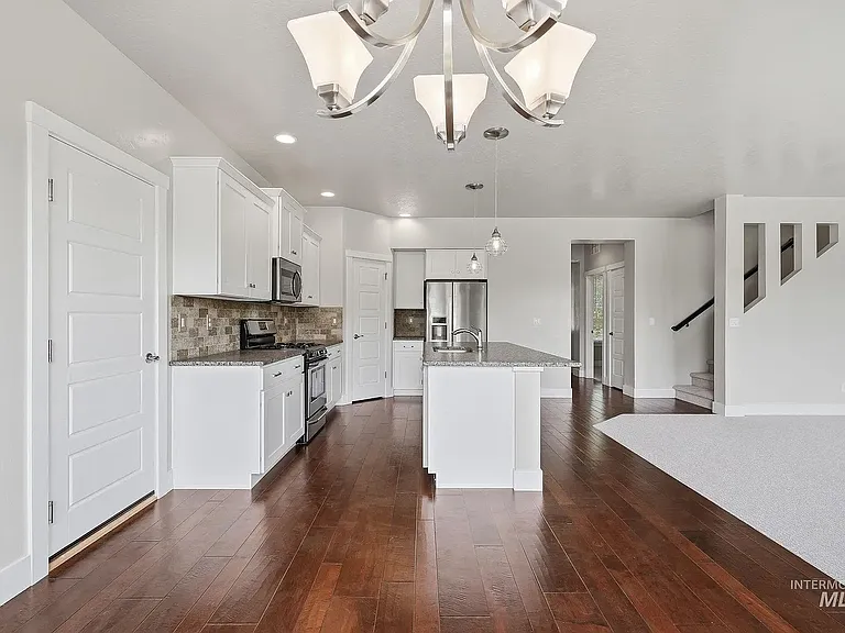 1231 N Seven Golds Ave — Photo 7