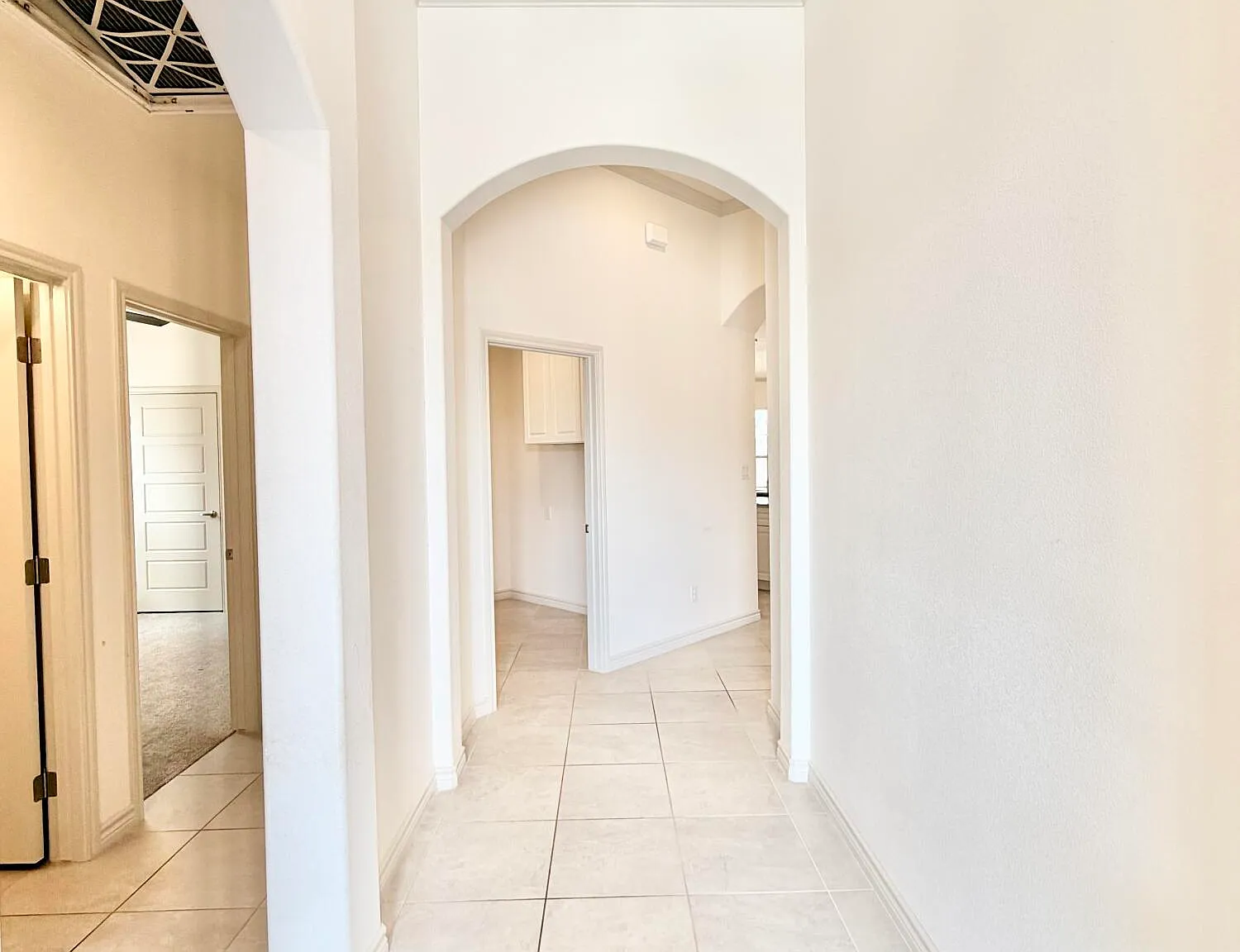 3 bed, 2.0 bath, 1895 sqft, $2,650 — Photo 2