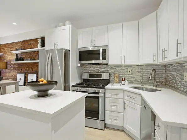 107 Avenue A 5R image 2 of 13