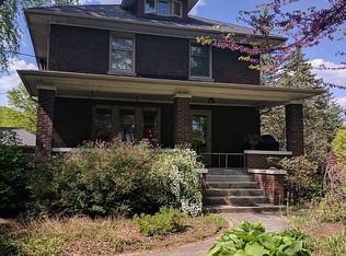 27W230 Jewell Rd, Winfield, IL 60190