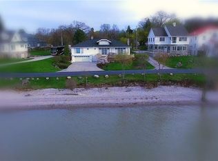 4390 E Cliff Rd, Port Clinton, OH 43452