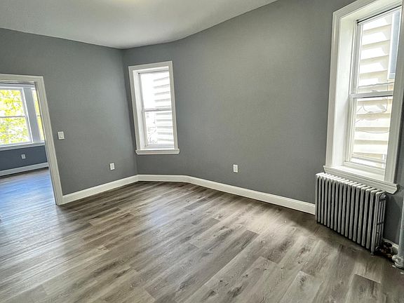 5th image of 32 Corbin Ave APT 4