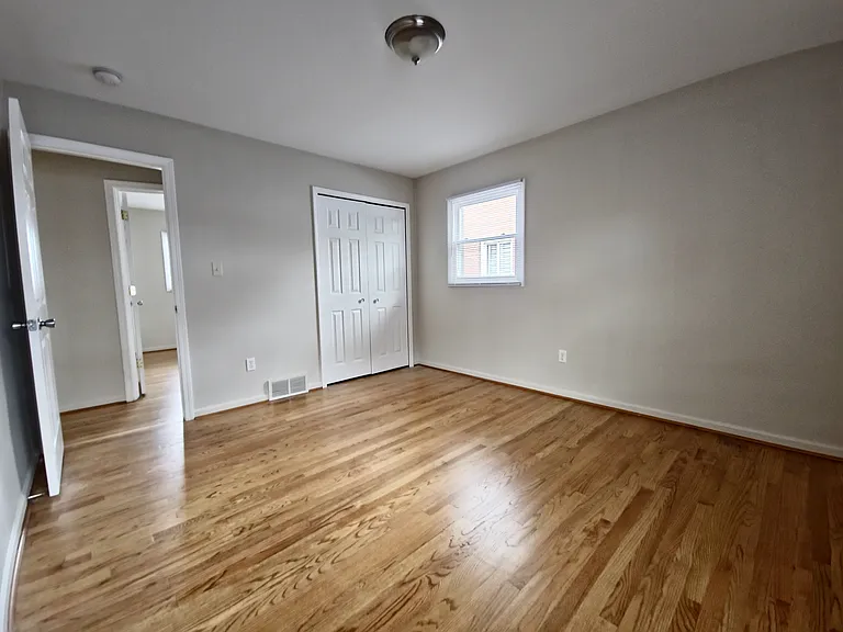 28919 Hughes St — Photo 13