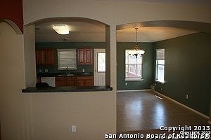 5th image of 830 Antler Post