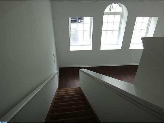 2nd image of 2231 Bryn Mawr Ave #2