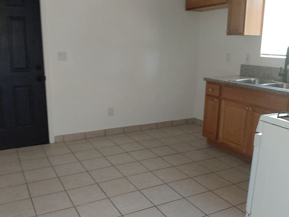 5th image of 220 S Dode Ave