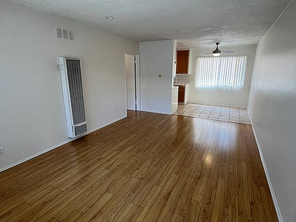 2nd image of 12549 Oxnard St APT L