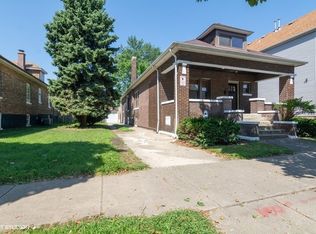 8450 S Marquette Ave, Chicago, IL 60617