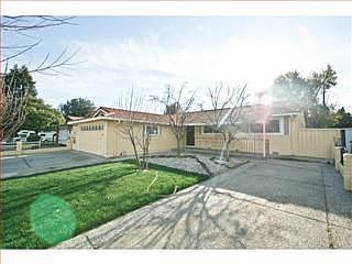2nd image of 1088 Glenfinnan Dr