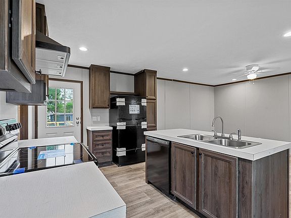 5th image of 1107 Ridgeview Cir