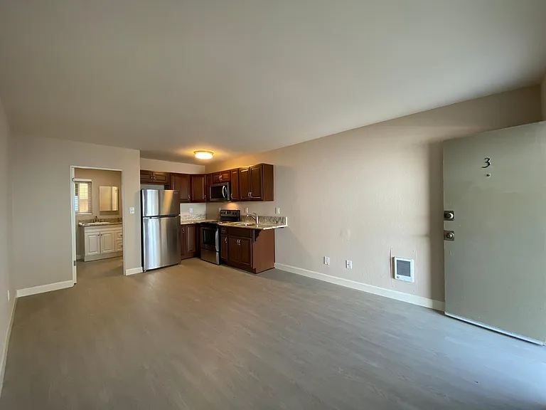 1845 Hornblend St #26 — Photo 3