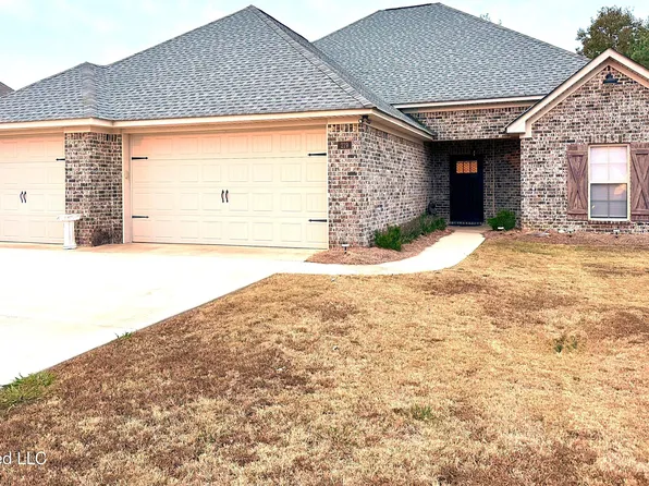 219 Clubview Cir, Pearl, MS 39208