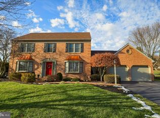 2470 Carriage Dr, Lancaster, PA 17601