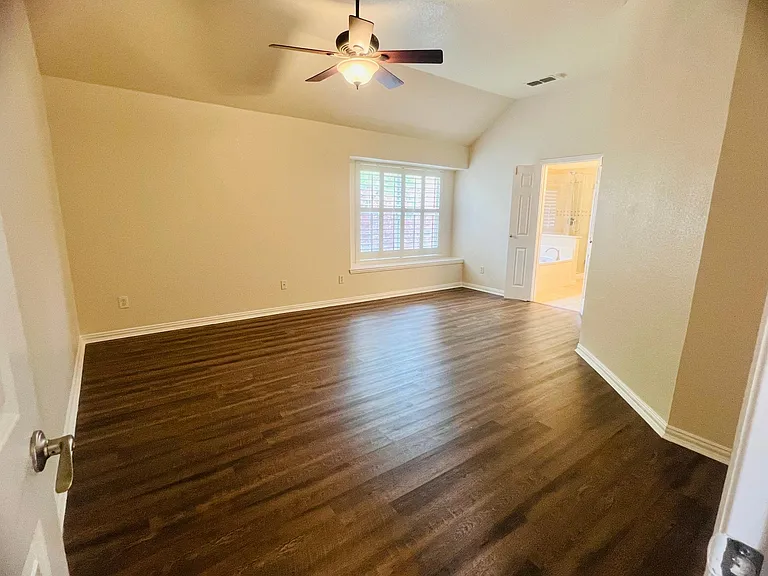 8101 Still Springs Dr — Photo 11